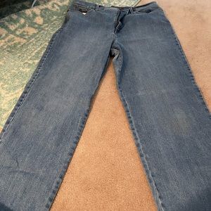 Medium Blue Amanda Jeans by Gloria Vanderbilt